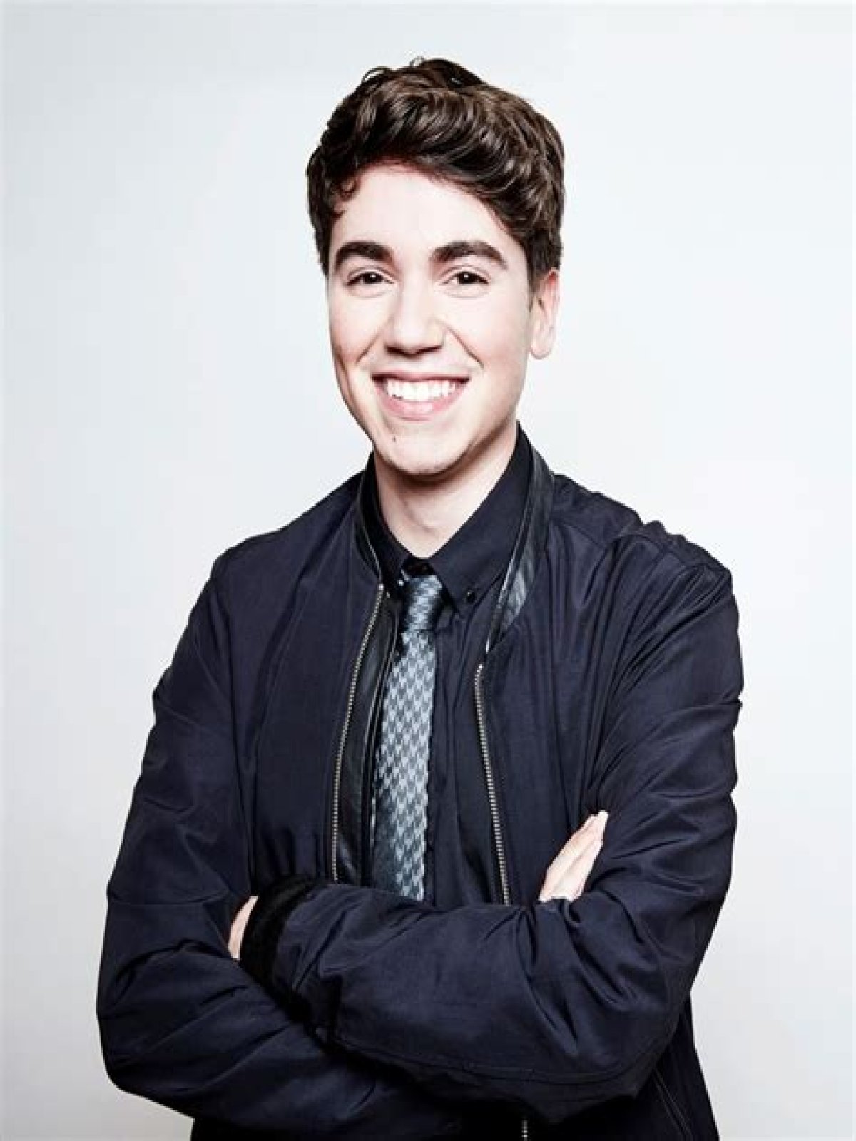 Understanding Noah Galvin: A Journey Through Identity And Expression